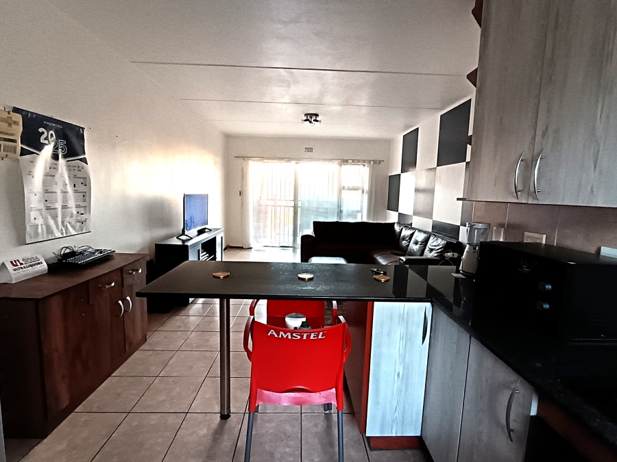2 Bedroom Property for Sale in Sonneveld Gauteng