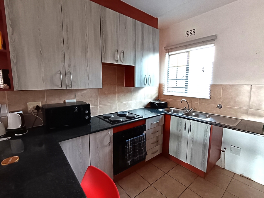 2 Bedroom Property for Sale in Sonneveld Gauteng