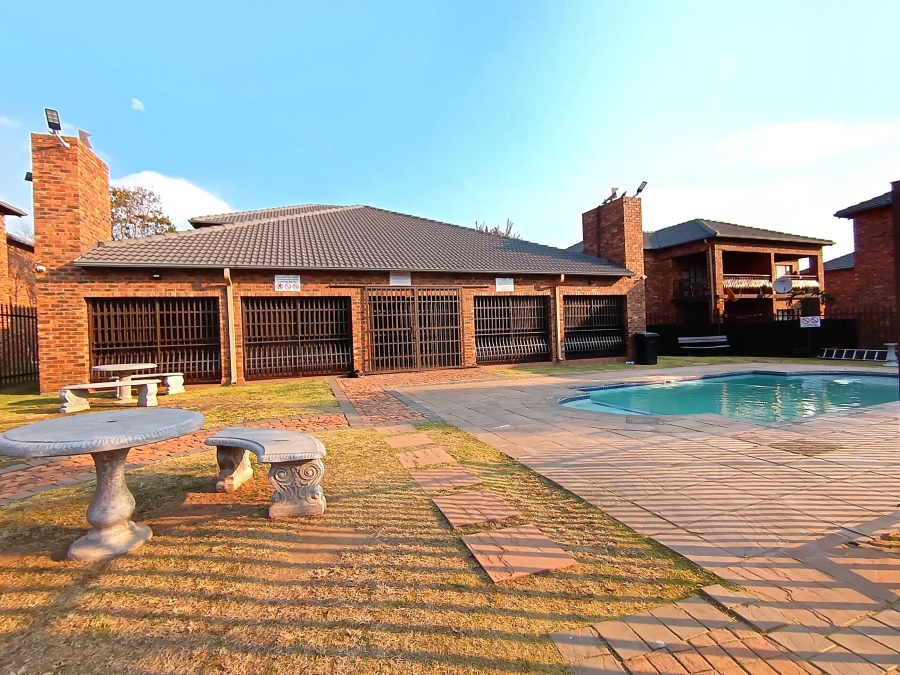 2 Bedroom Property for Sale in Sonneveld Gauteng