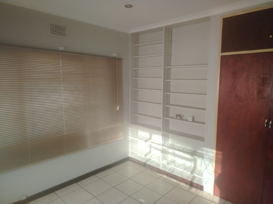 To Let 3 Bedroom Property for Rent in Selcourt Gauteng