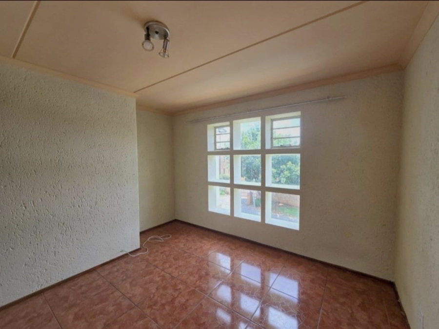 1 Bedroom Property for Sale in Mondeor Gauteng