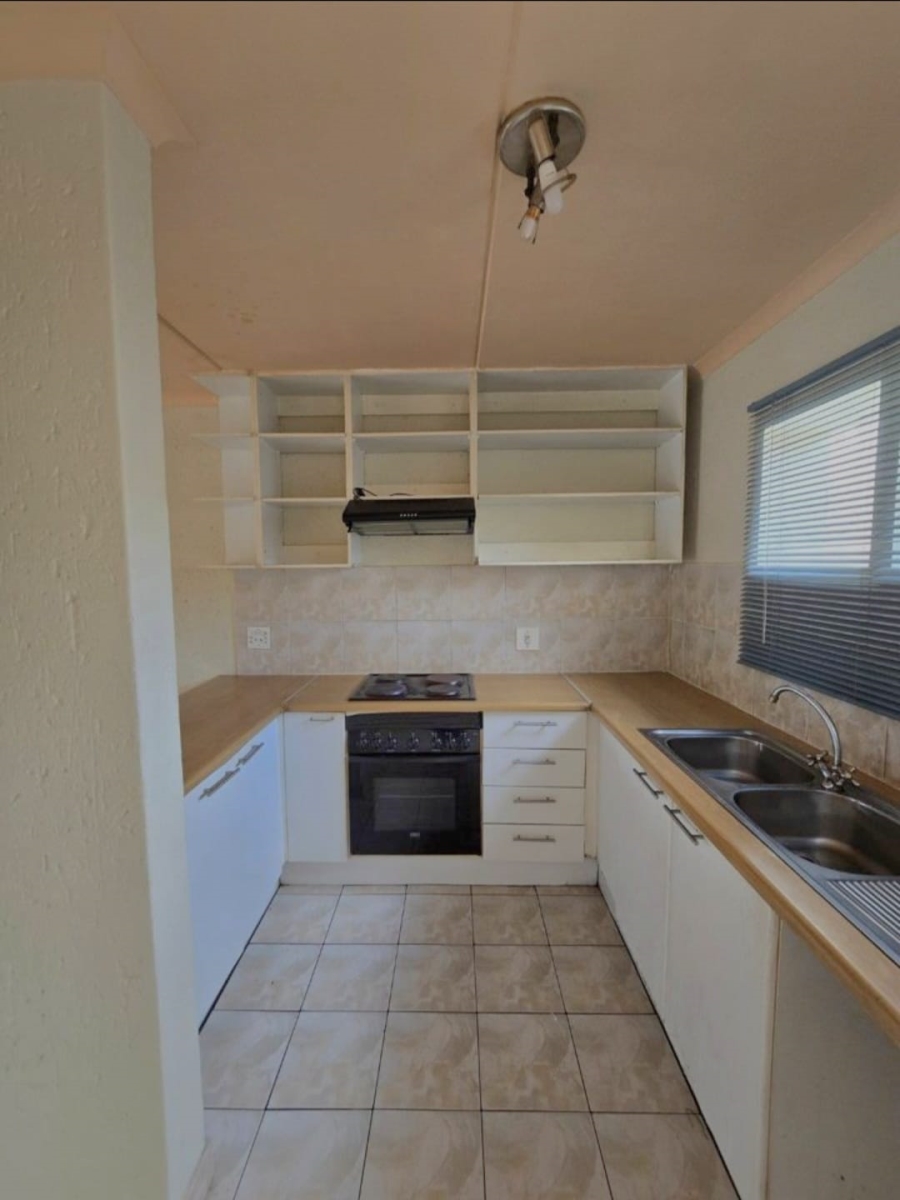 1 Bedroom Property for Sale in Mondeor Gauteng