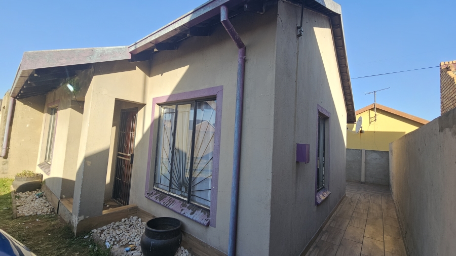 2 Bedroom Property for Sale in Daveyton Gauteng