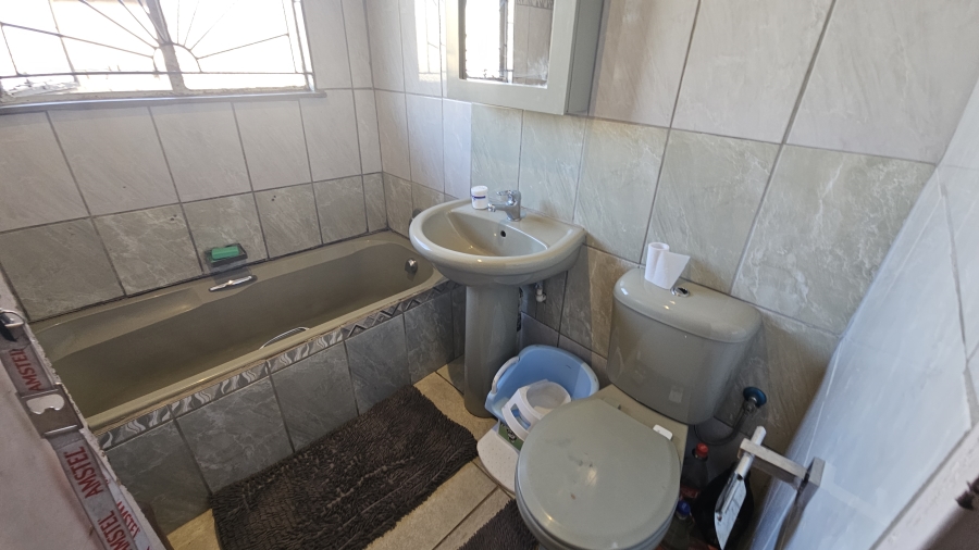2 Bedroom Property for Sale in Daveyton Gauteng