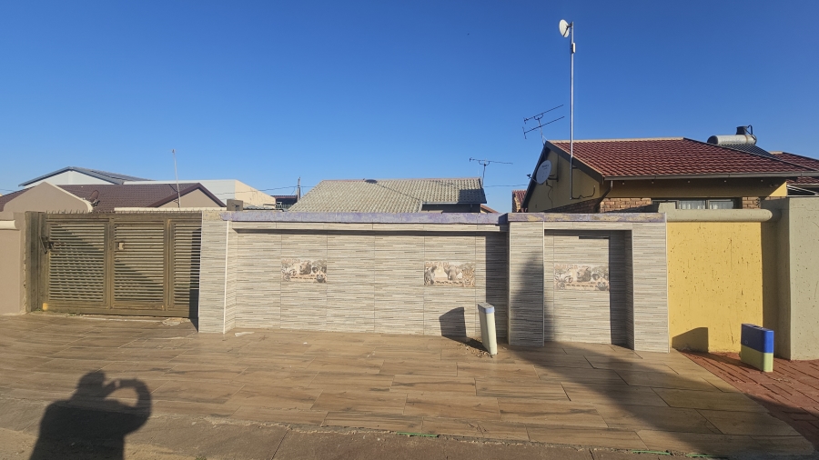 2 Bedroom Property for Sale in Daveyton Gauteng