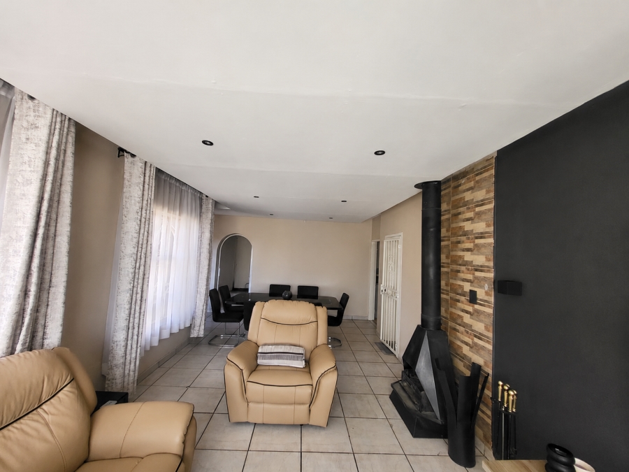3 Bedroom Property for Sale in Roseacre Gauteng