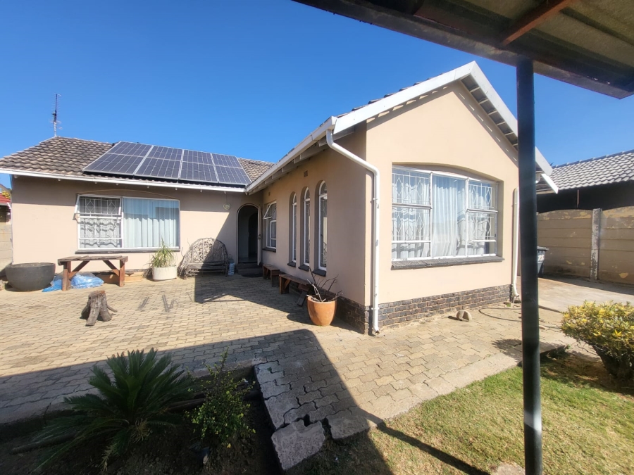 3 Bedroom Property for Sale in Roseacre Gauteng