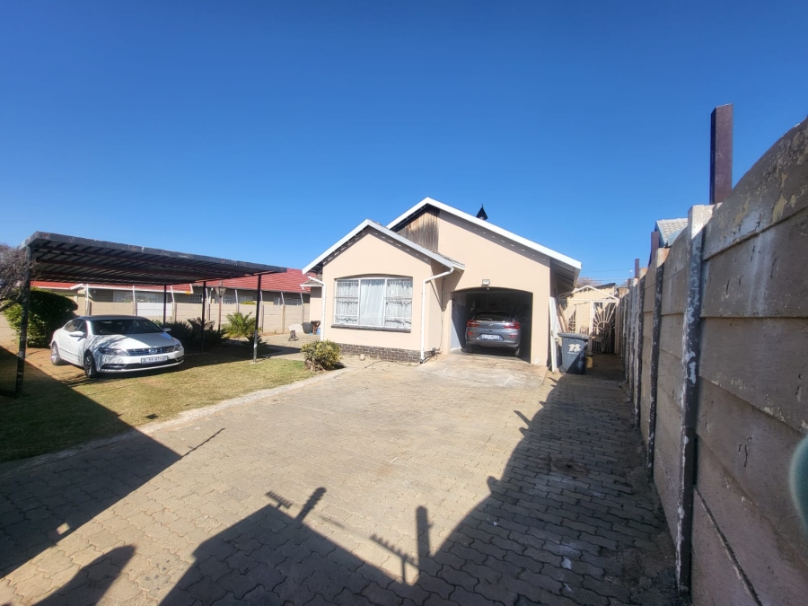 3 Bedroom Property for Sale in Roseacre Gauteng