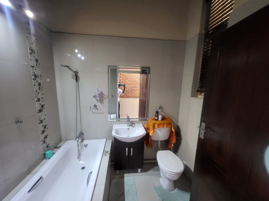 2 Bedroom Property for Sale in The Hill Gauteng