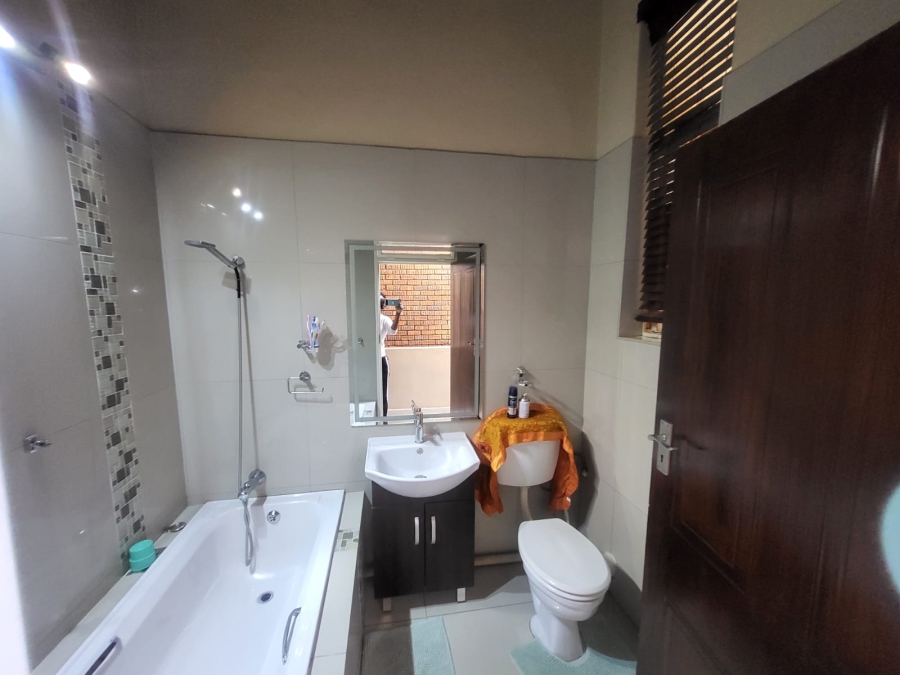 2 Bedroom Property for Sale in The Hill Gauteng
