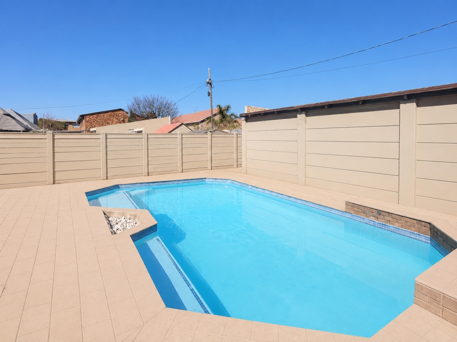2 Bedroom Property for Sale in The Hill Gauteng