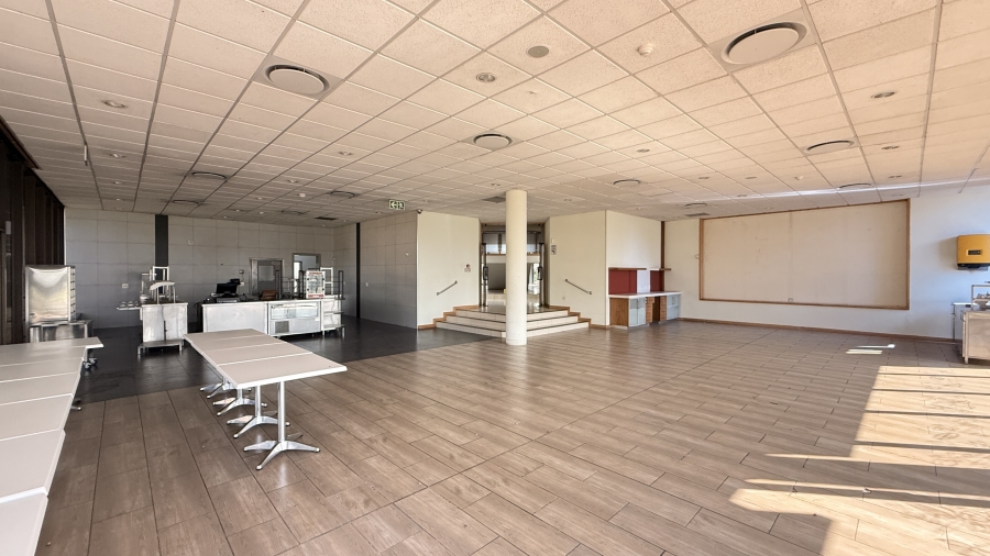 To Let Commercial Property for Rent in Randjespark Gauteng