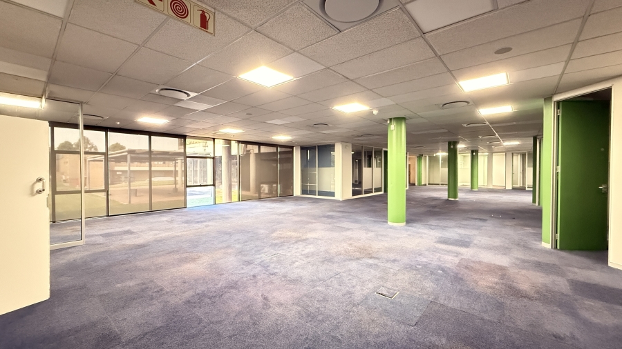 To Let Commercial Property for Rent in Randjespark Gauteng