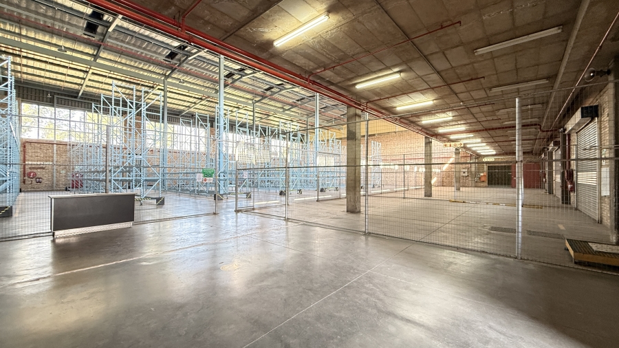 To Let Commercial Property for Rent in Randjespark Gauteng