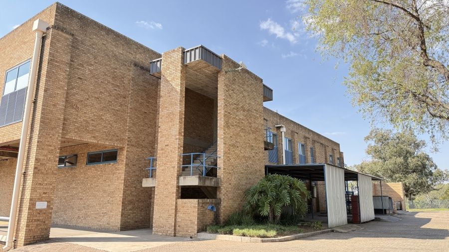 To Let Commercial Property for Rent in Randjespark Gauteng