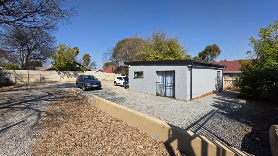 To Let Commercial Property for Rent in Wierda Park Gauteng