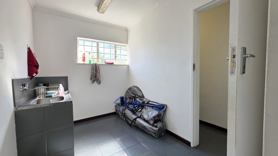 To Let Commercial Property for Rent in Wierda Park Gauteng