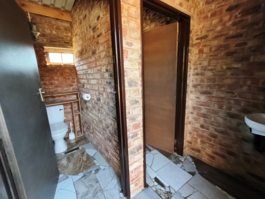 To Let 1 Bedroom Property for Rent in Unitas Park Gauteng