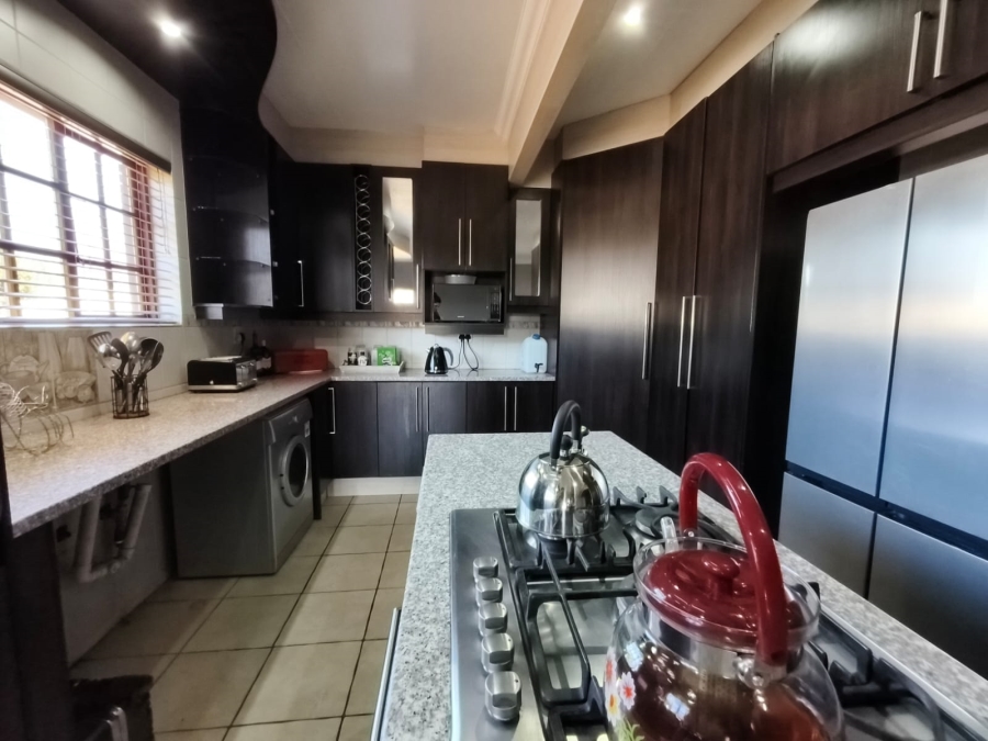 To Let 3 Bedroom Property for Rent in Unitas Park Gauteng