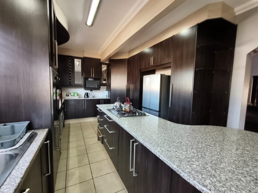 To Let 3 Bedroom Property for Rent in Unitas Park Gauteng