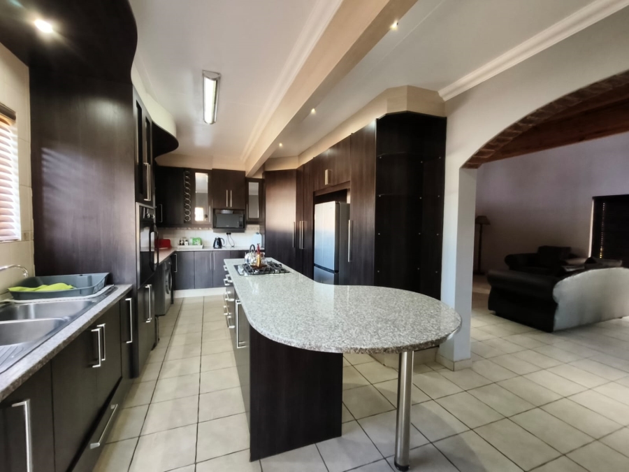 To Let 3 Bedroom Property for Rent in Unitas Park Gauteng