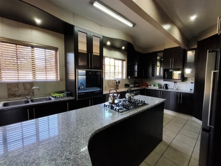 To Let 3 Bedroom Property for Rent in Unitas Park Gauteng