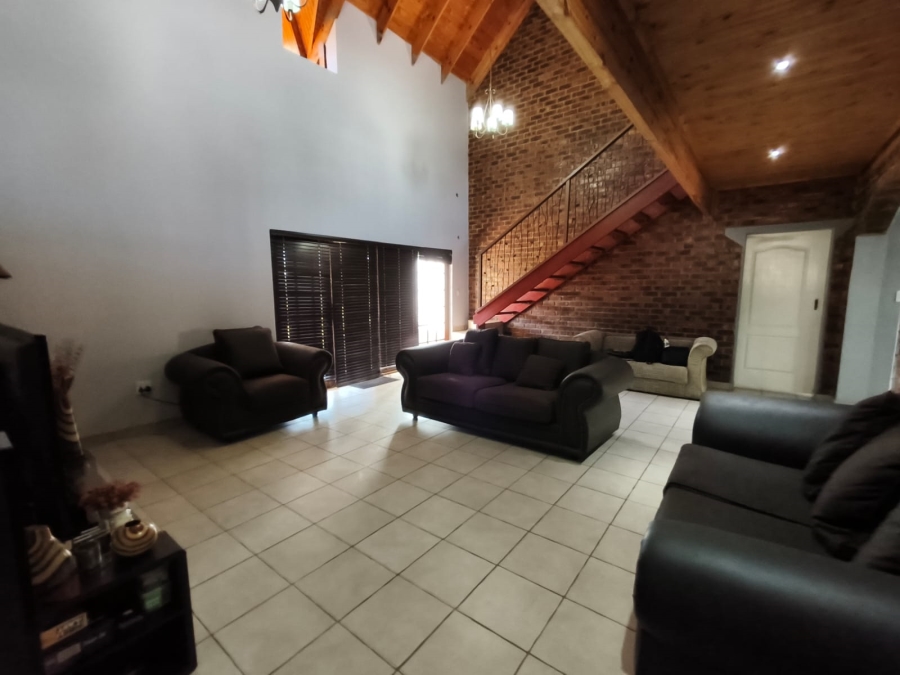 To Let 3 Bedroom Property for Rent in Unitas Park Gauteng