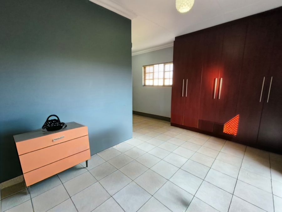 To Let 3 Bedroom Property for Rent in Unitas Park Gauteng