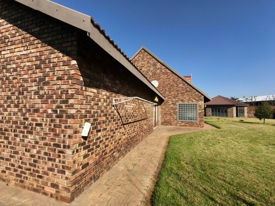 To Let 3 Bedroom Property for Rent in Unitas Park Gauteng