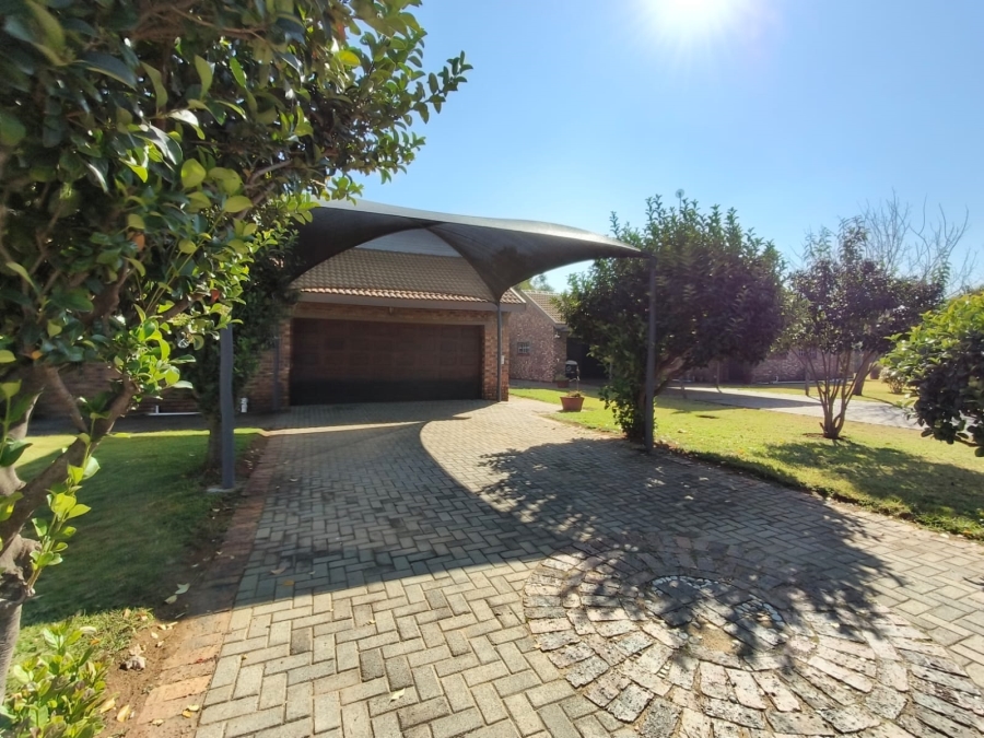 To Let 3 Bedroom Property for Rent in Unitas Park Gauteng