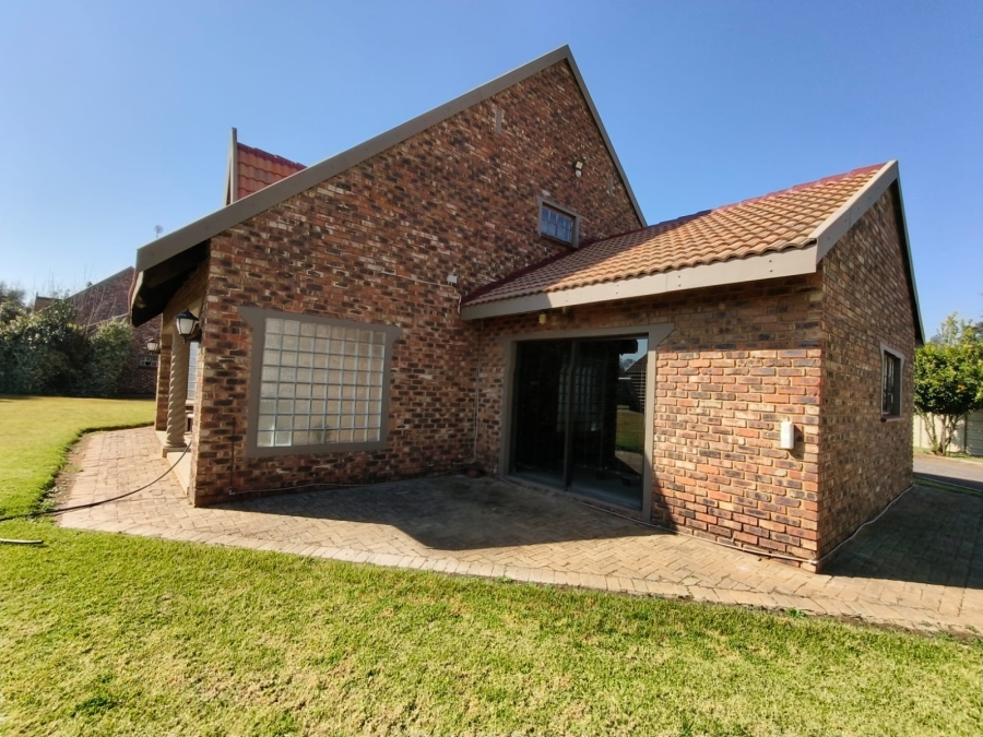 To Let 3 Bedroom Property for Rent in Unitas Park Gauteng