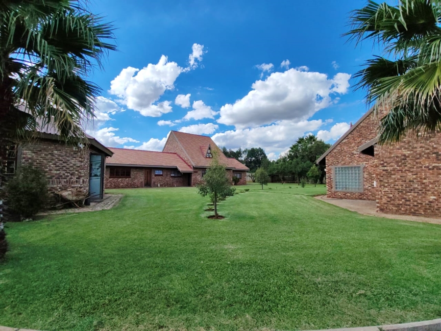 To Let 3 Bedroom Property for Rent in Unitas Park Gauteng