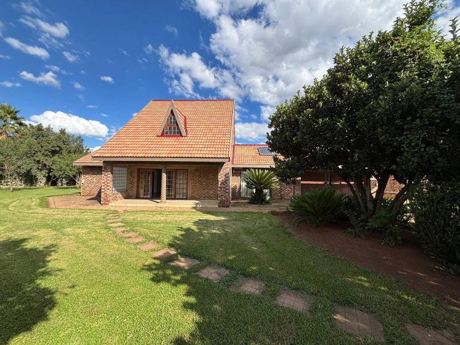 To Let 10 Bedroom Property for Rent in Unitas Park Gauteng