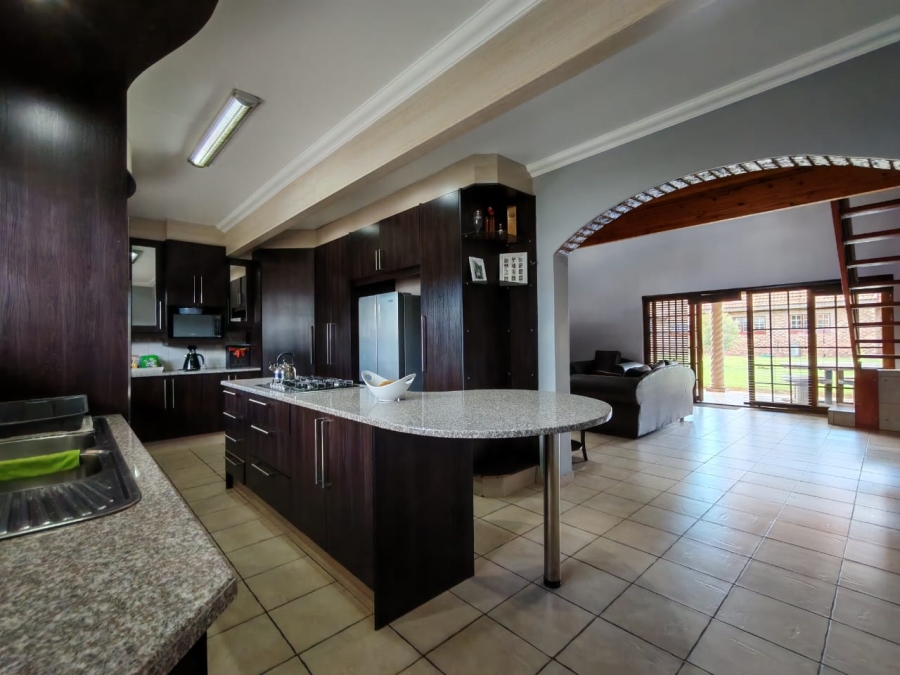 To Let 10 Bedroom Property for Rent in Unitas Park Gauteng