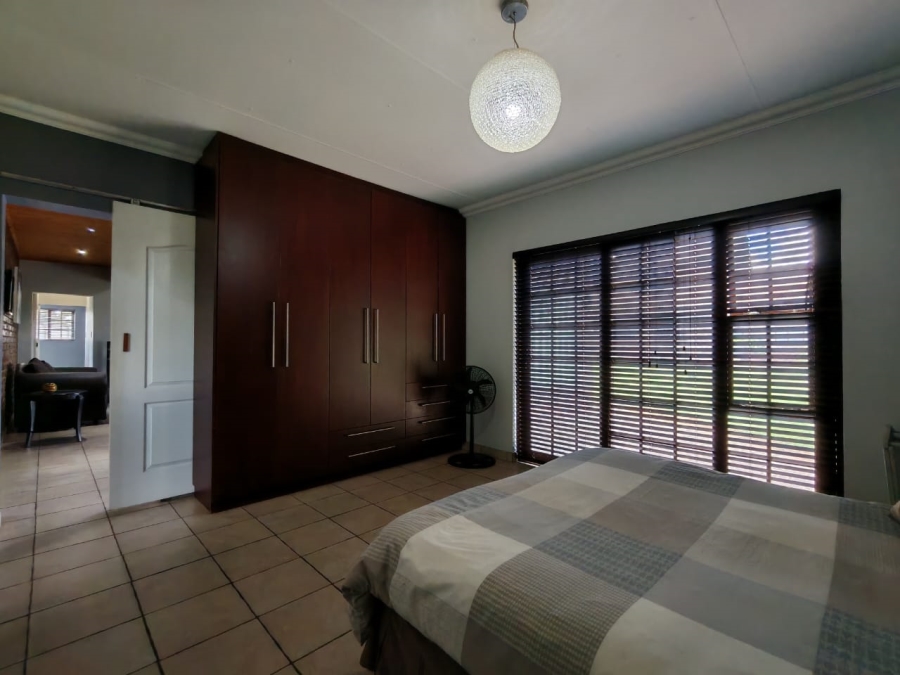 To Let 10 Bedroom Property for Rent in Unitas Park Gauteng