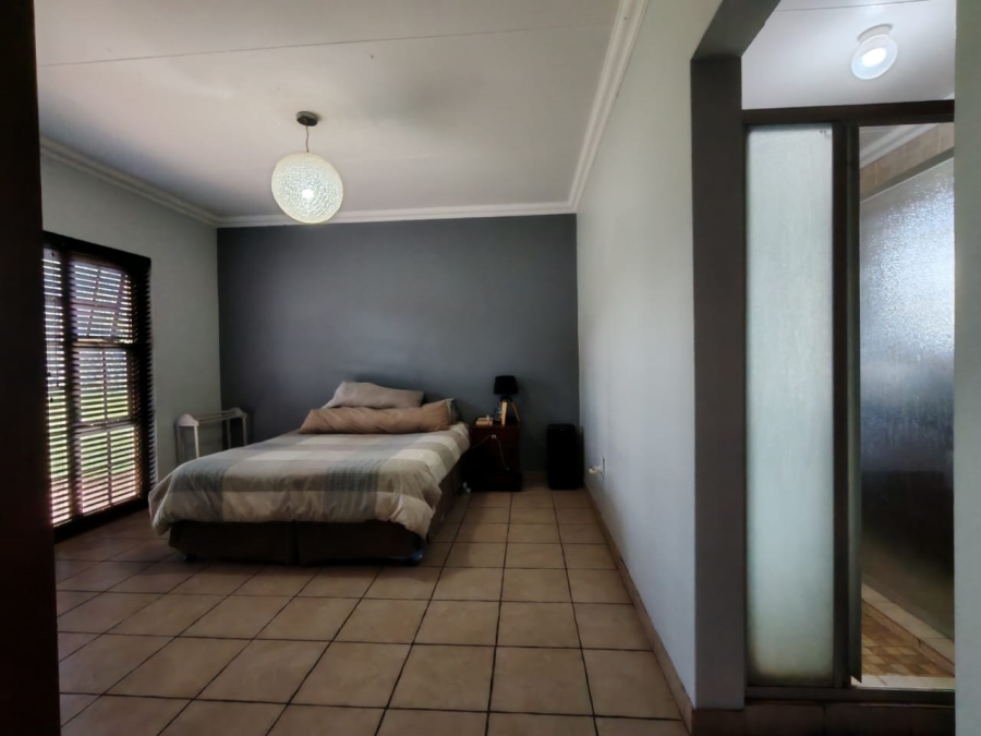 To Let 10 Bedroom Property for Rent in Unitas Park Gauteng
