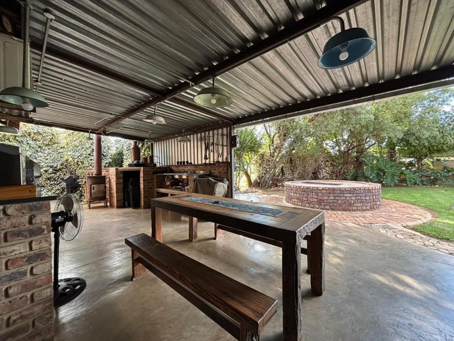 To Let 10 Bedroom Property for Rent in Unitas Park Gauteng