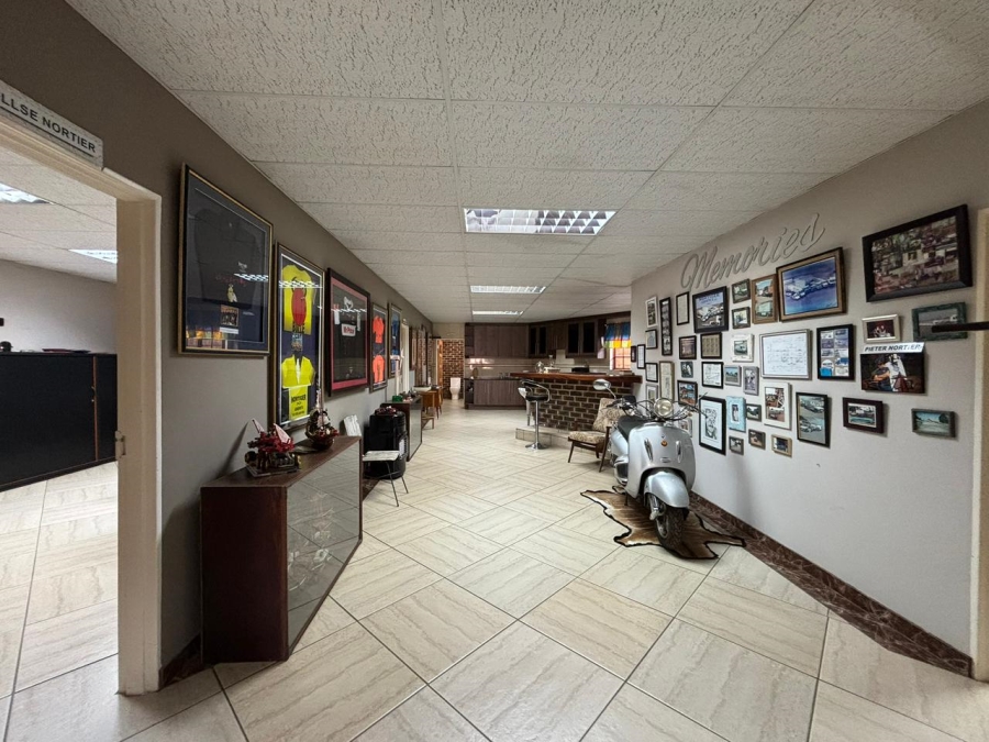 To Let 10 Bedroom Property for Rent in Unitas Park Gauteng