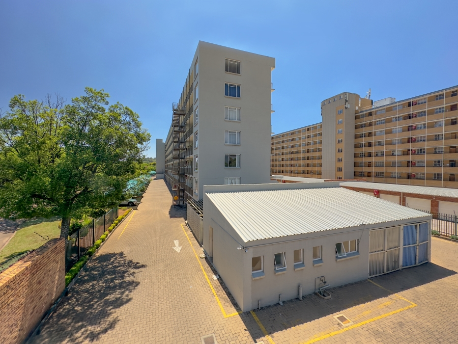To Let 2 Bedroom Property for Rent in Queenswood Gauteng