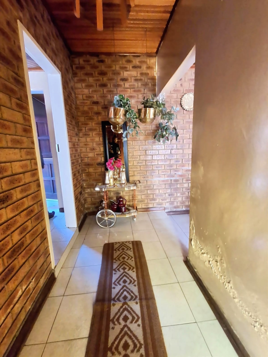 3 Bedroom Property for Sale in Bedworth Park Gauteng