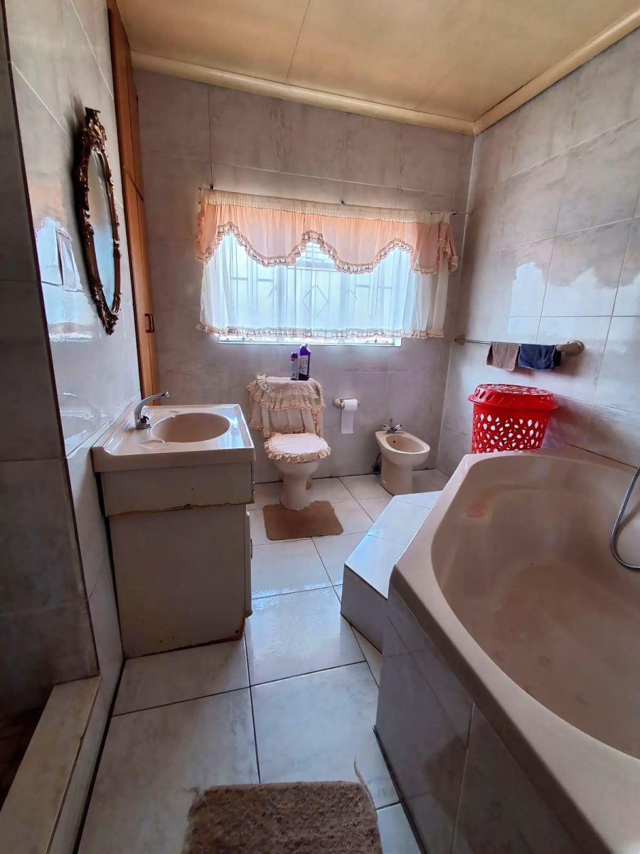 3 Bedroom Property for Sale in Bedworth Park Gauteng