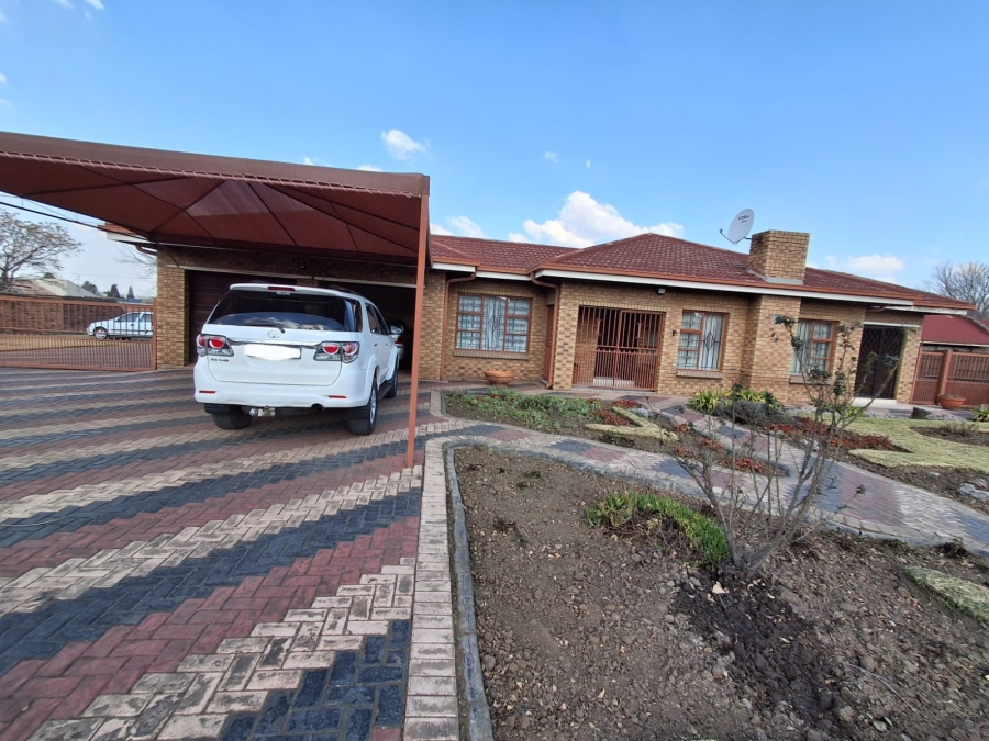3 Bedroom Property for Sale in Bedworth Park Gauteng
