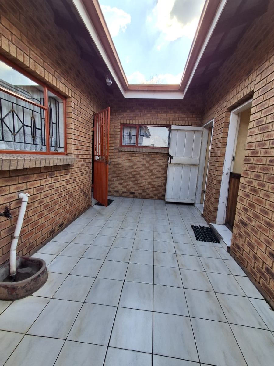 3 Bedroom Property for Sale in Bedworth Park Gauteng