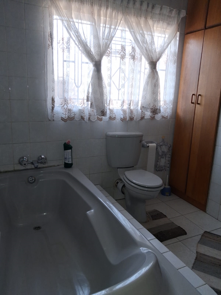 3 Bedroom Property for Sale in Bedworth Park Gauteng