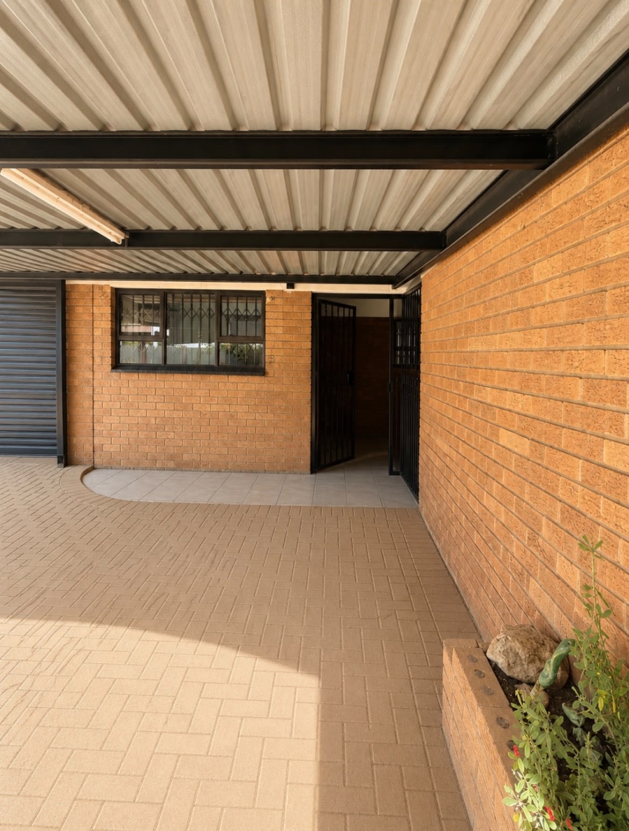 4 Bedroom Property for Sale in Waldrift Gauteng