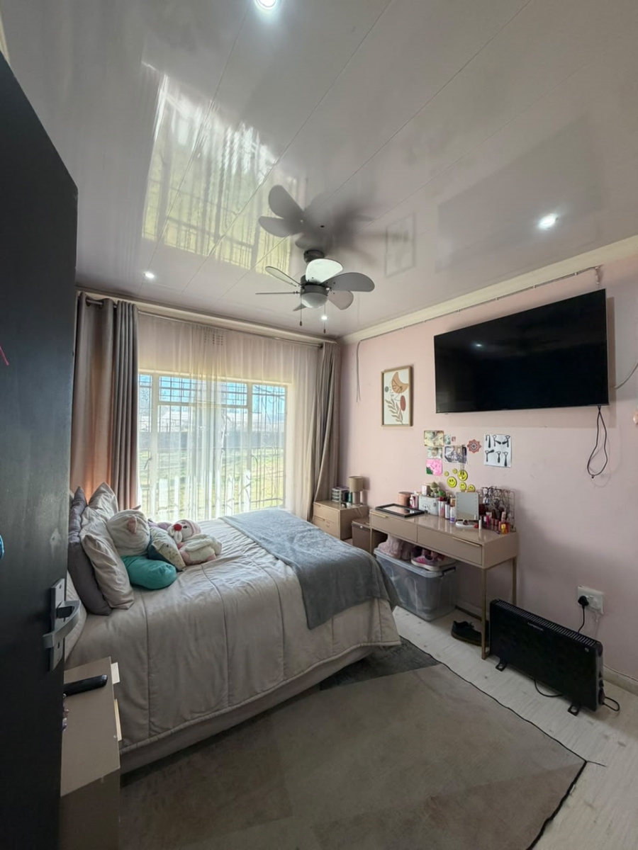 4 Bedroom Property for Sale in Waldrift Gauteng