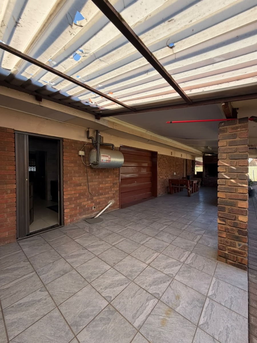 4 Bedroom Property for Sale in Waldrift Gauteng