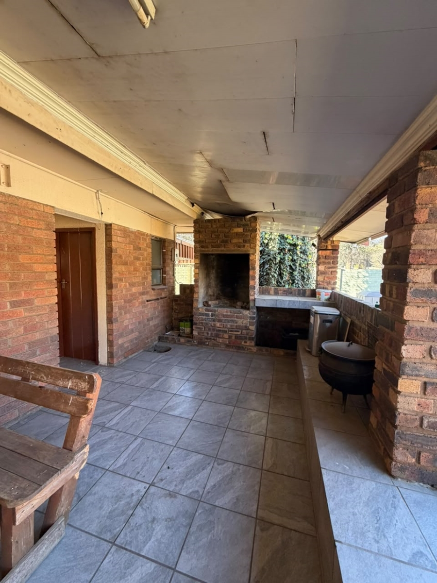 4 Bedroom Property for Sale in Waldrift Gauteng