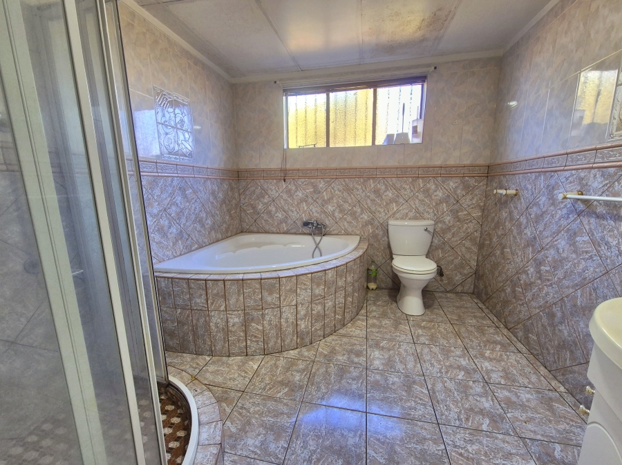 5 Bedroom Property for Sale in Brenthurst Gauteng