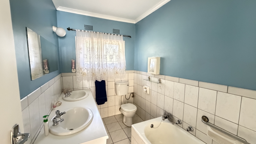 5 Bedroom Property for Sale in Atlasville Gauteng